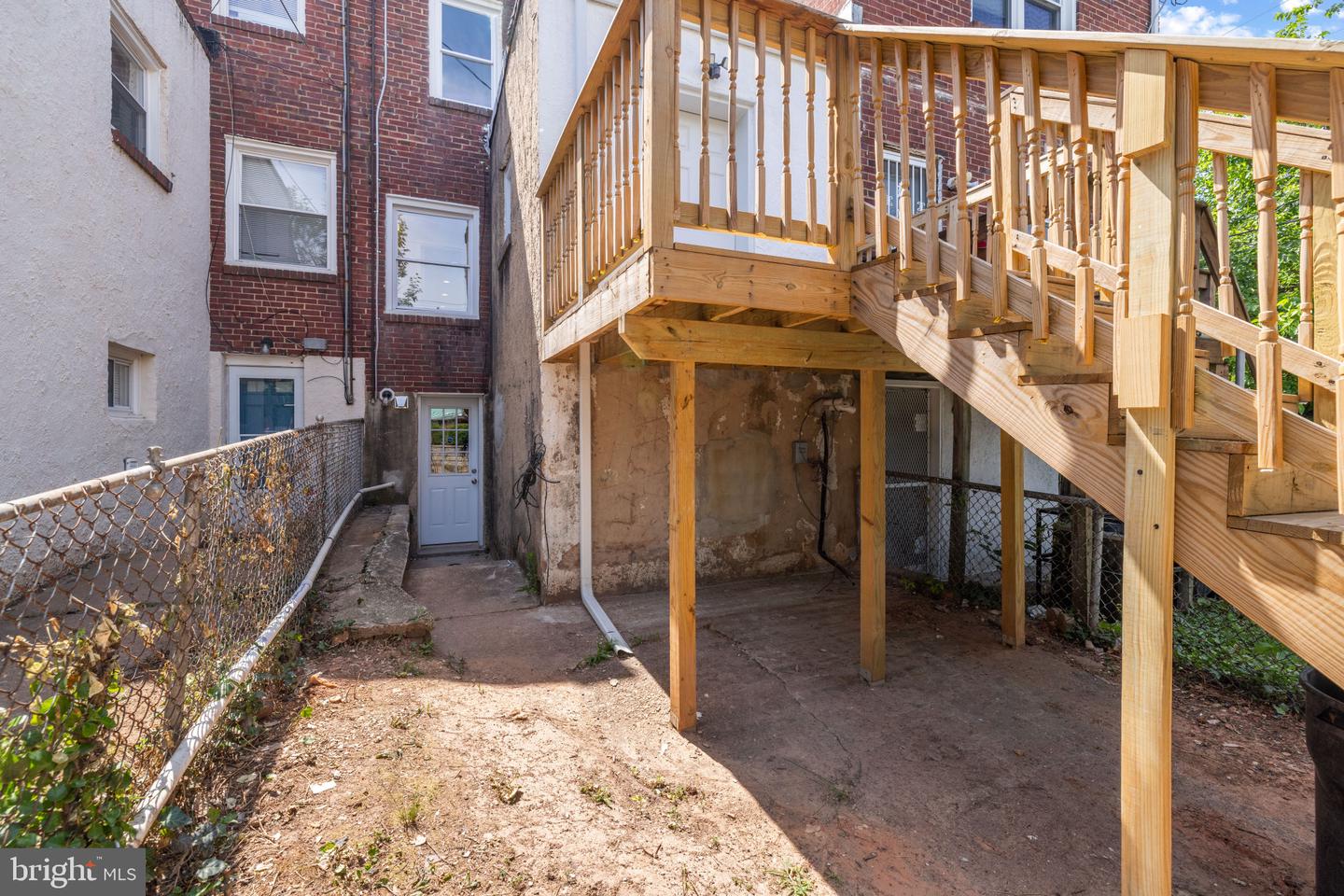 Photo 43 of 45 of 1519 N Kenwood Ave townhome