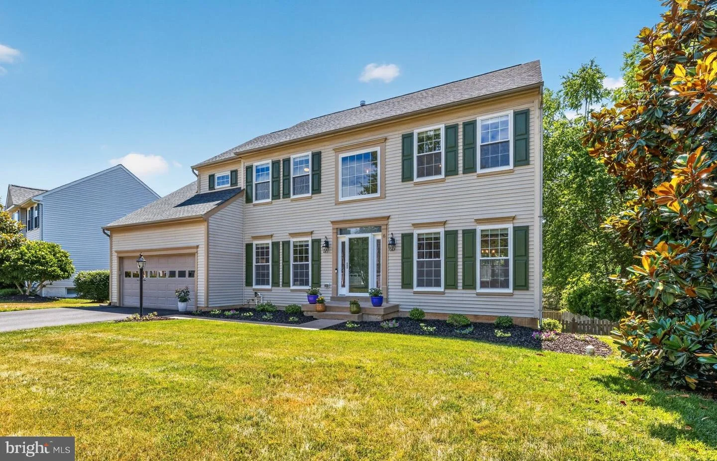 6 Monarch Court