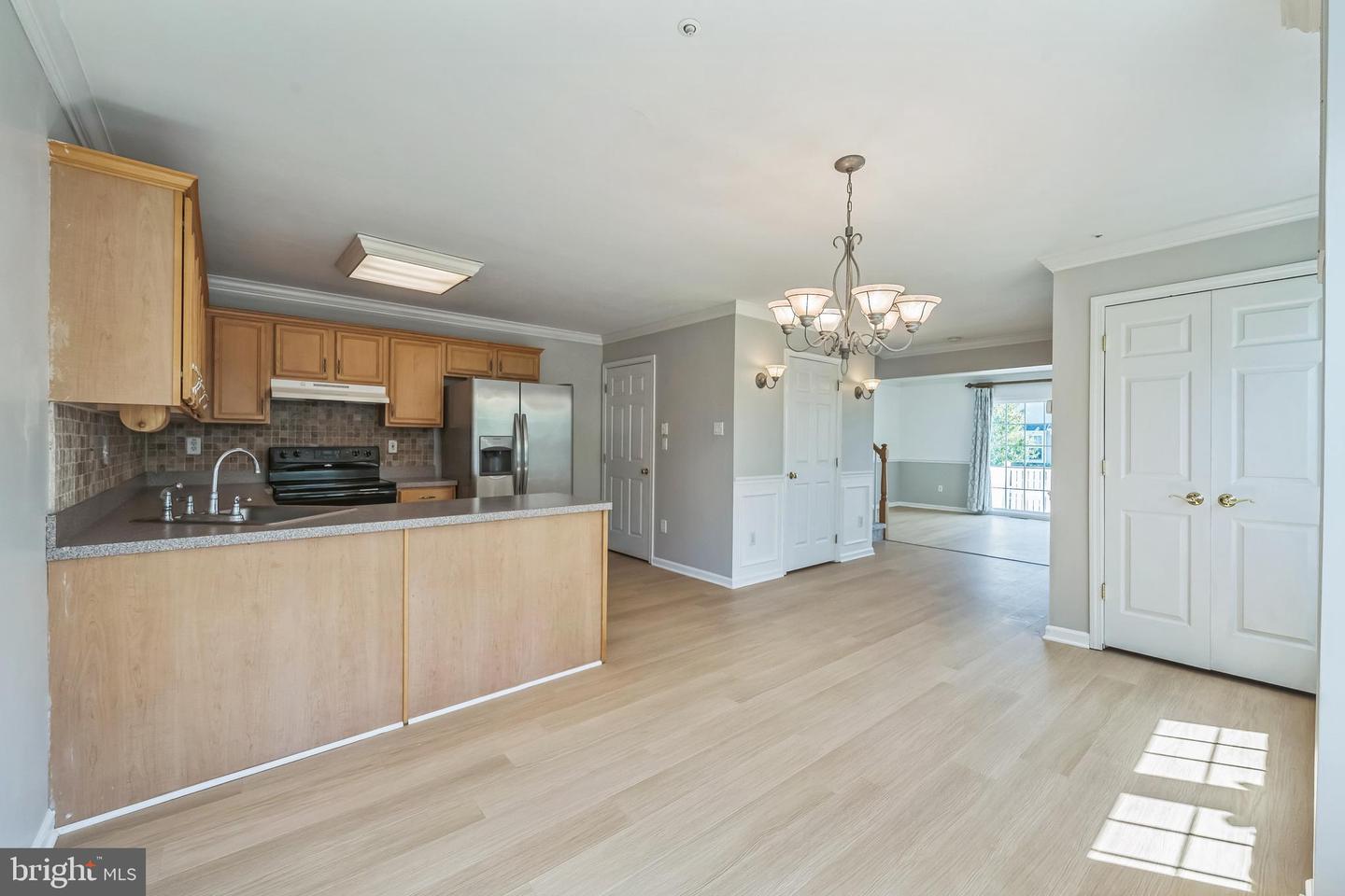 Photo 9 of 33 of 108 Eagle Ct #105 townhome