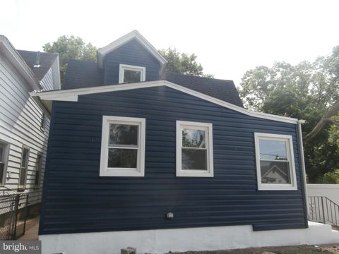 Single Family Residence in Trenton NJ 1102 Franklin St 5.jpg