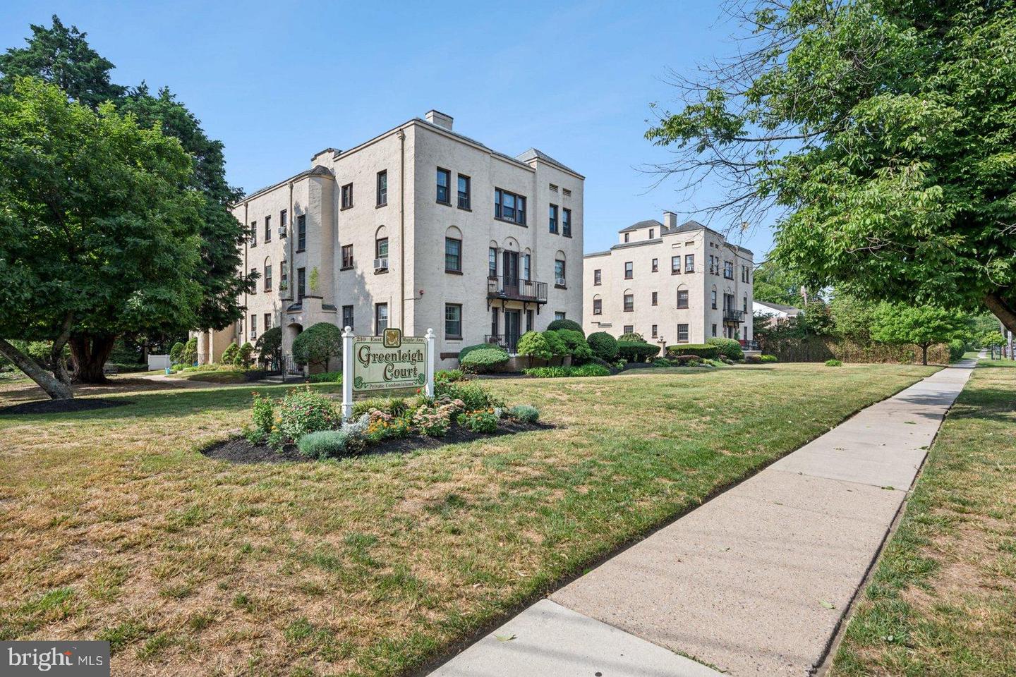 Photo 16 of 24 of 210 E Maple Ave #A2 condo