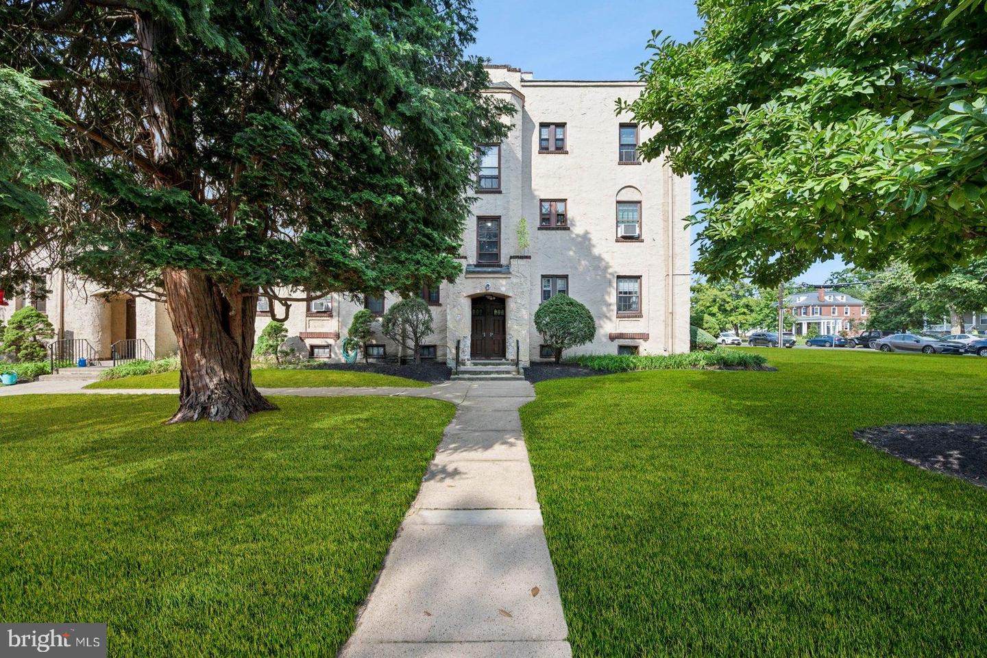 View Merchantville, NJ 08109 condo