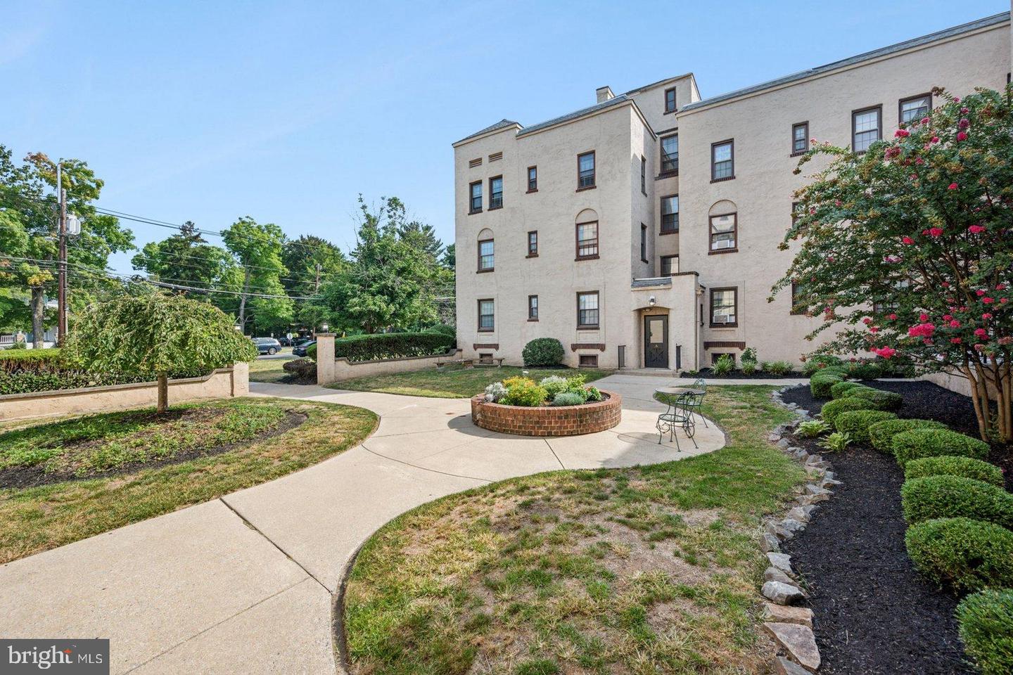 Photo 22 of 24 of 210 E Maple Ave #A2 condo