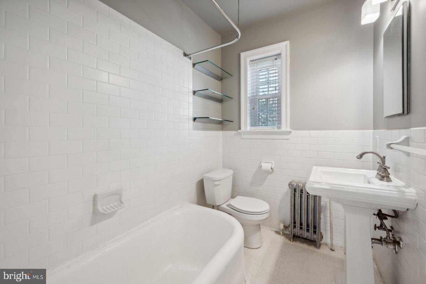 Photo 15 of 24 of 210 E Maple Ave #A2 condo