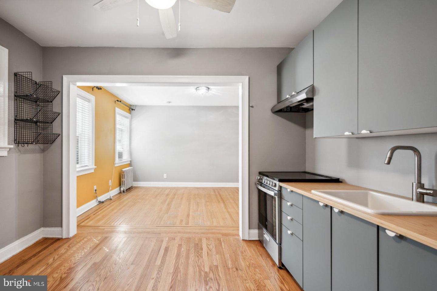 Photo 4 of 24 of 210 E Maple Ave #A2 condo