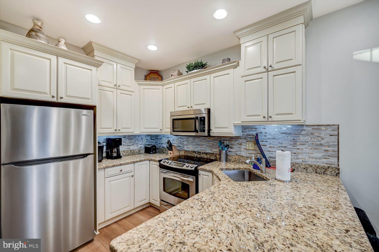Photo 16 of 86 of 48 Mountainwood Dr townhome