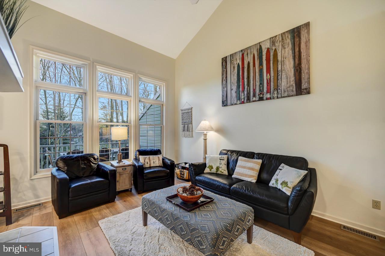 Photo 4 of 86 of 48 Mountainwood Dr townhome