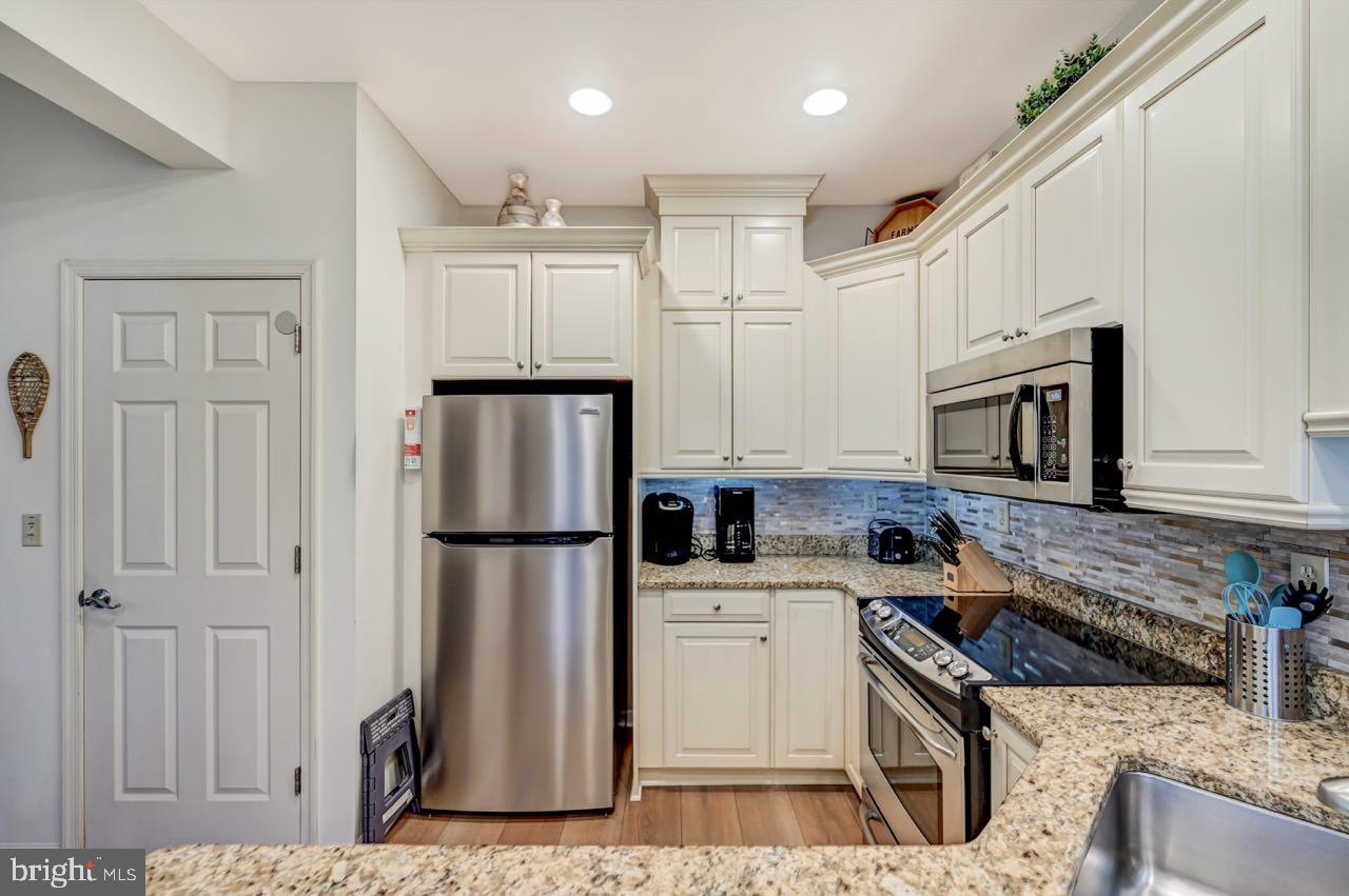 Photo 20 of 86 of 48 Mountainwood Dr townhome