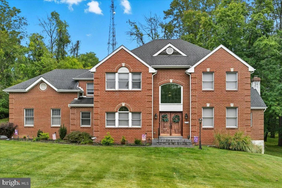 310 Josephs Way