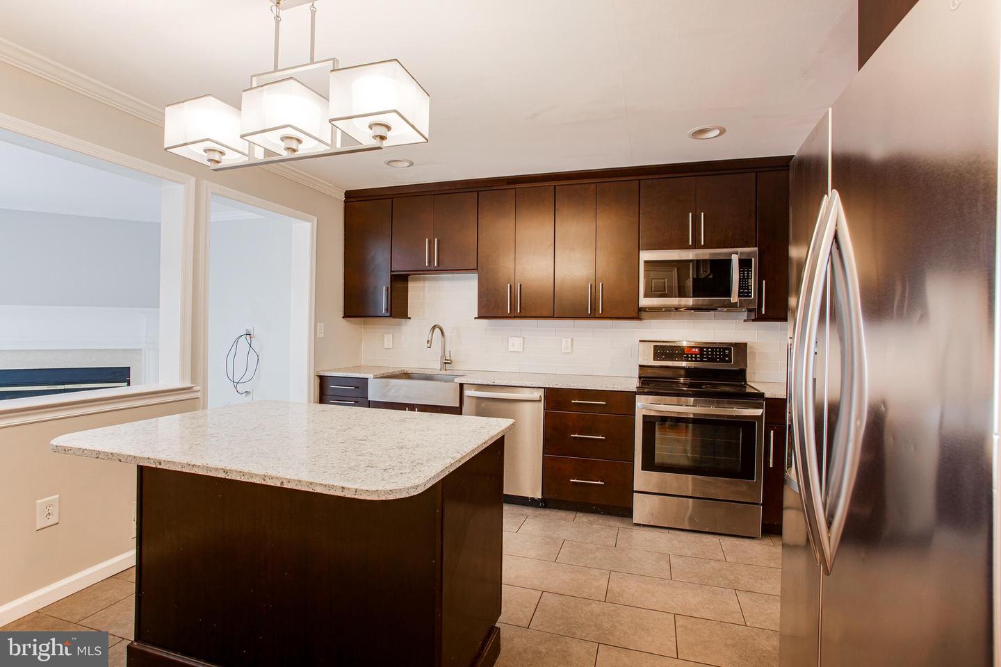Photo 11 of 39 of 4258 Red Oak Ct townhome