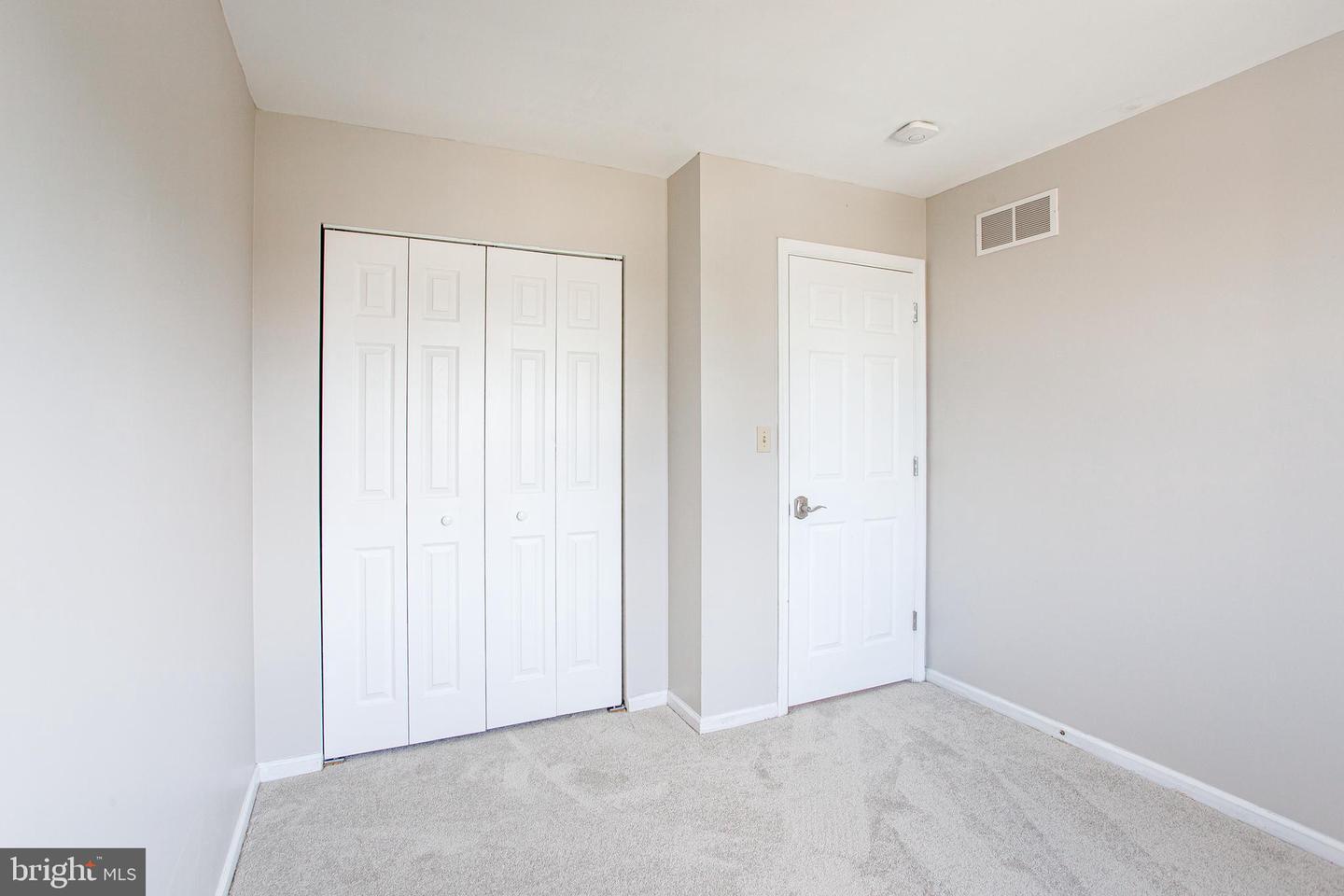 Photo 19 of 39 of 4258 Red Oak Ct townhome