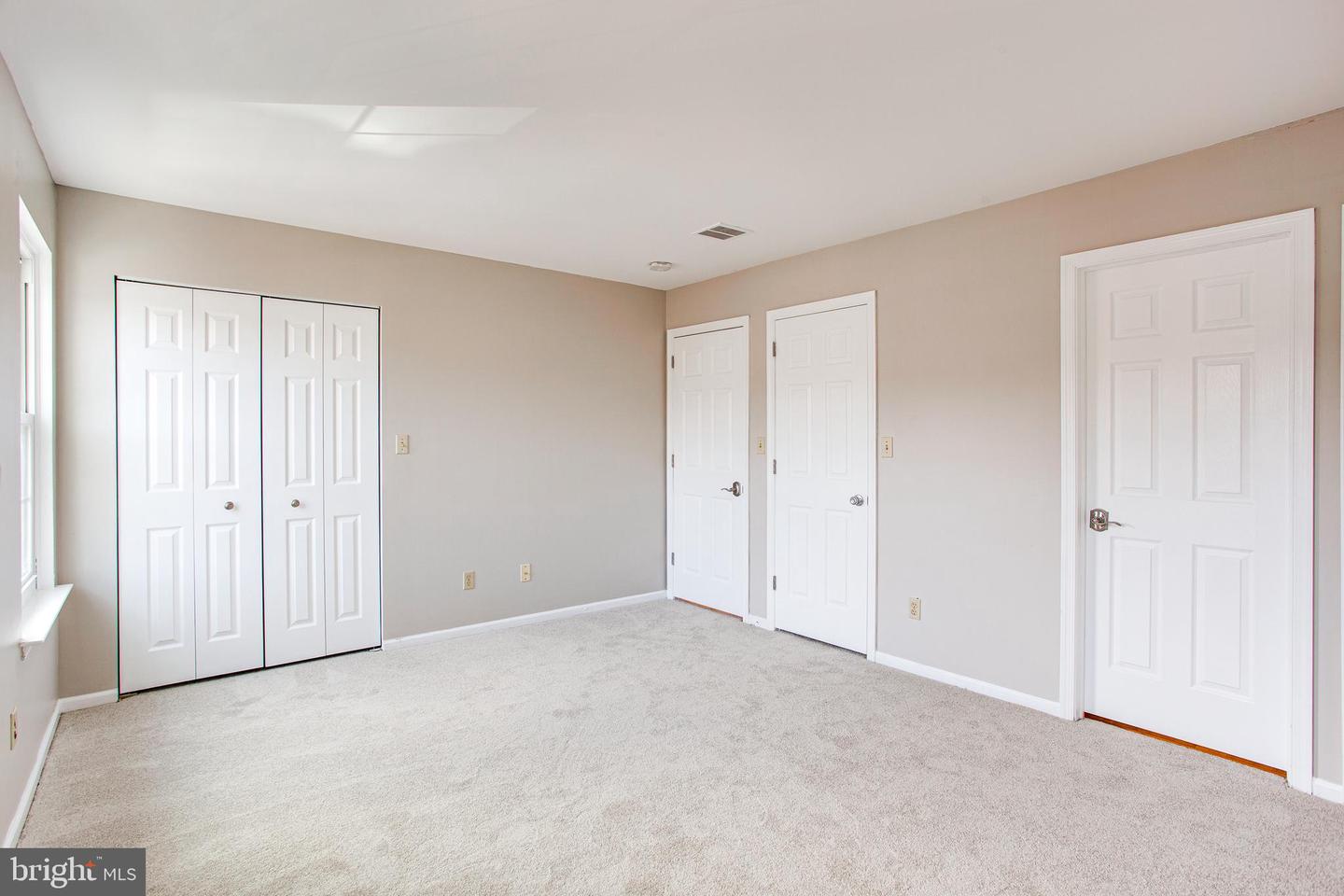 Photo 17 of 39 of 4258 Red Oak Ct townhome