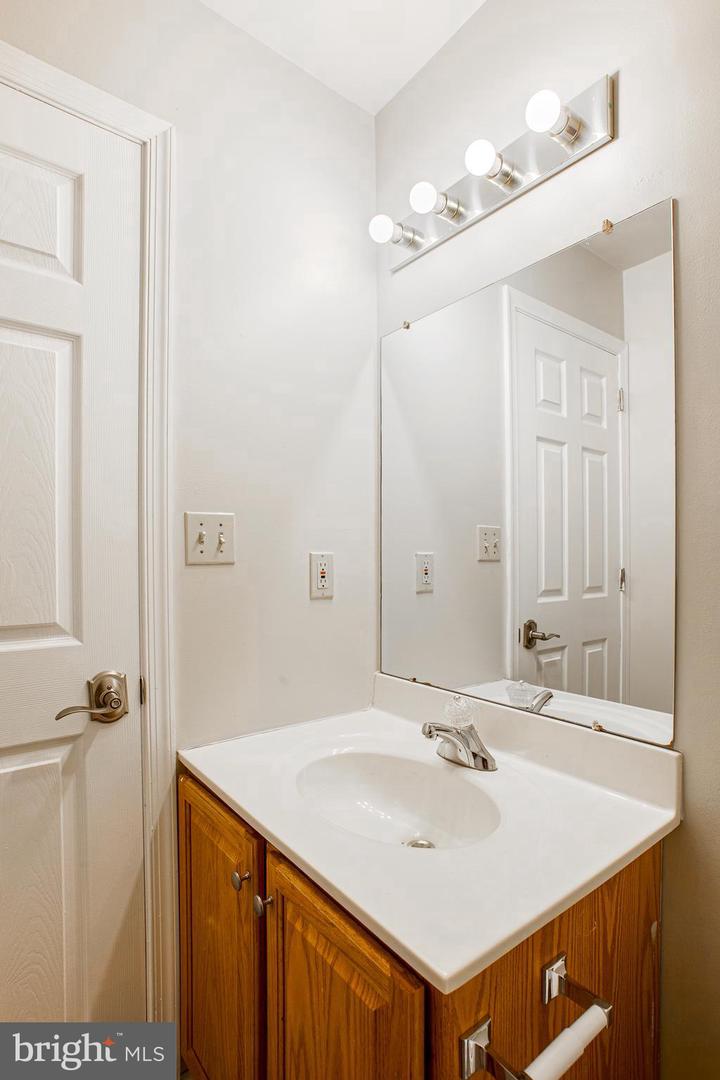 Photo 27 of 39 of 4258 Red Oak Ct townhome