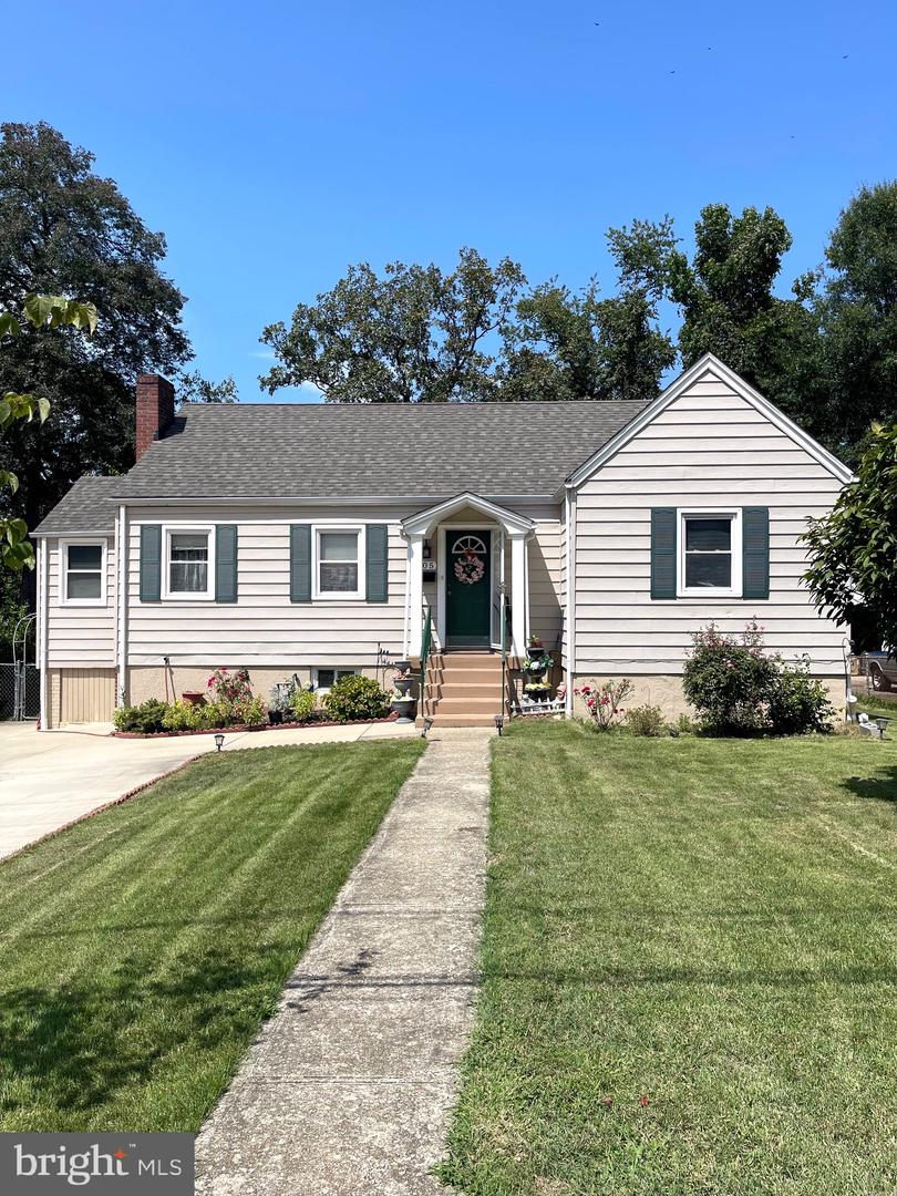 105 Seneca Dr