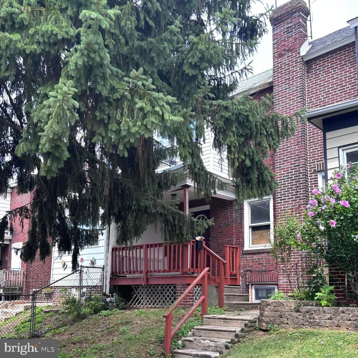 332 W 15th Street