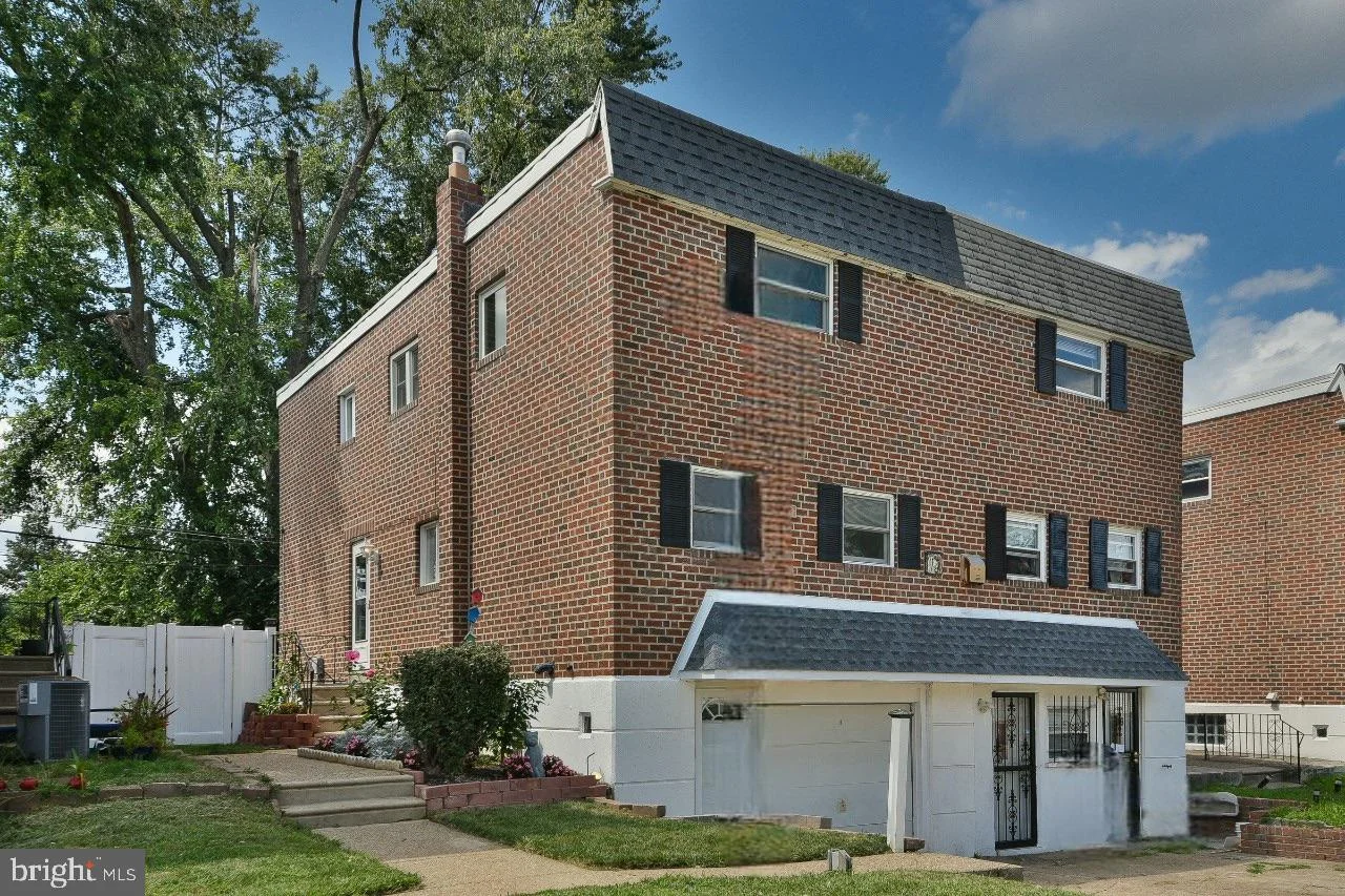 2742 Welsh Road
