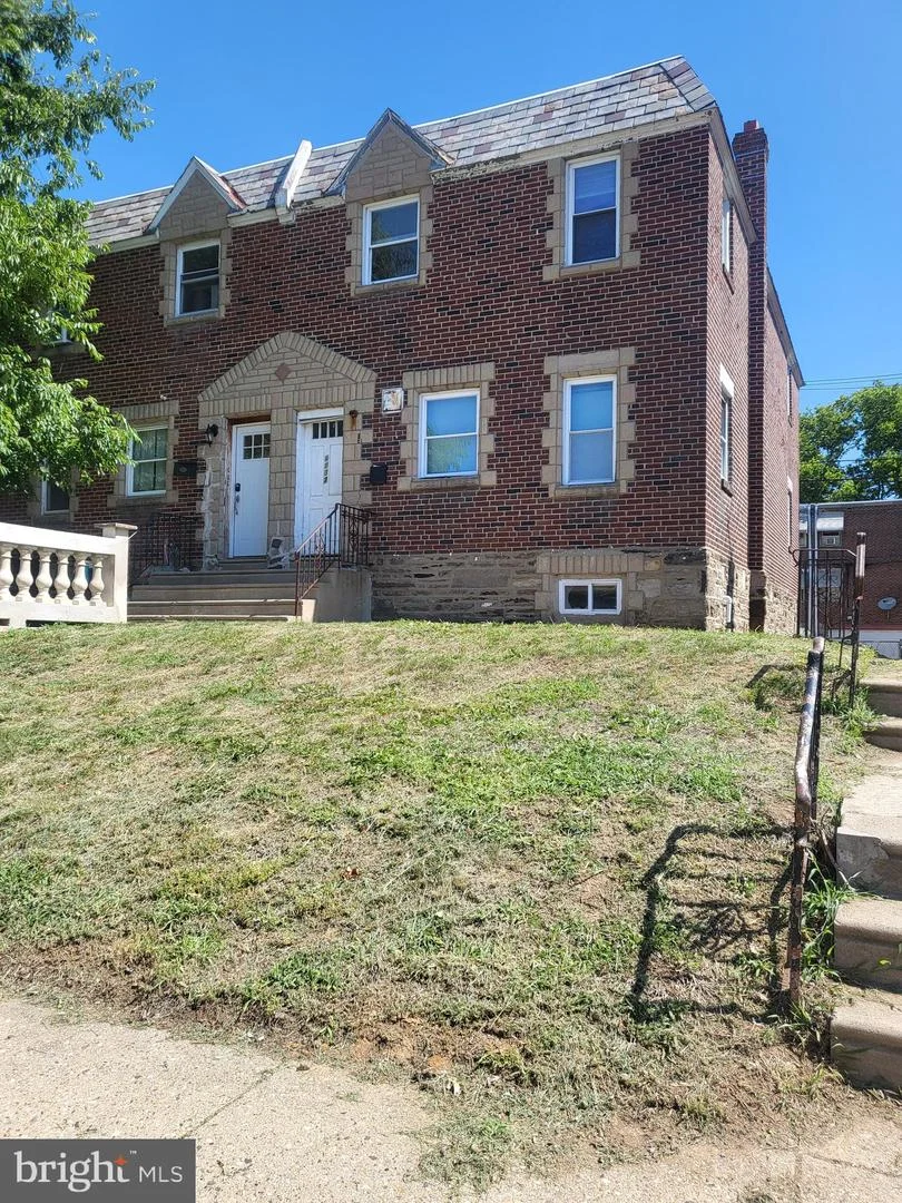 1037 Fanshawe Street