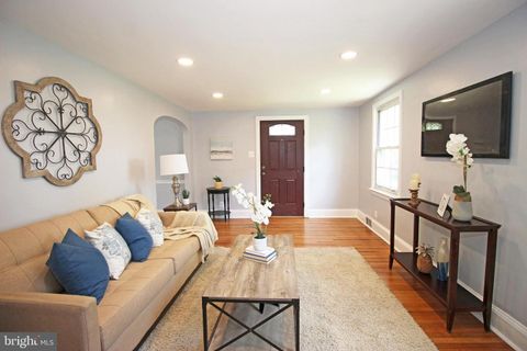 Single Family Residence in Ridley Park PA 728 Stockton CIRCLE 6.jpg