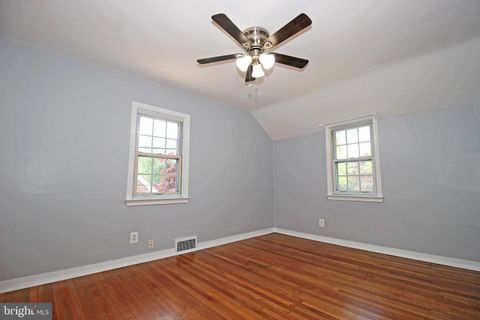 Single Family Residence in Ridley Park PA 728 Stockton CIRCLE 42.jpg