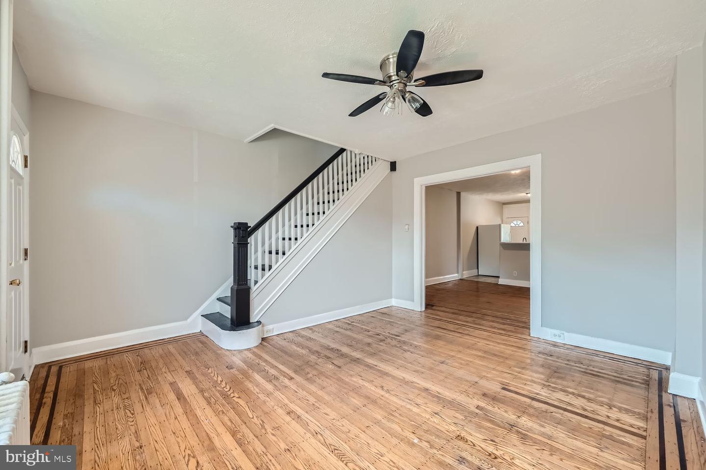 Photo 7 of 27 of 2846 Mayfield Ave townhome