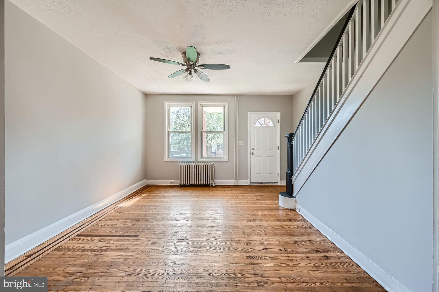 Photo 5 of 27 of 2846 Mayfield Ave townhome
