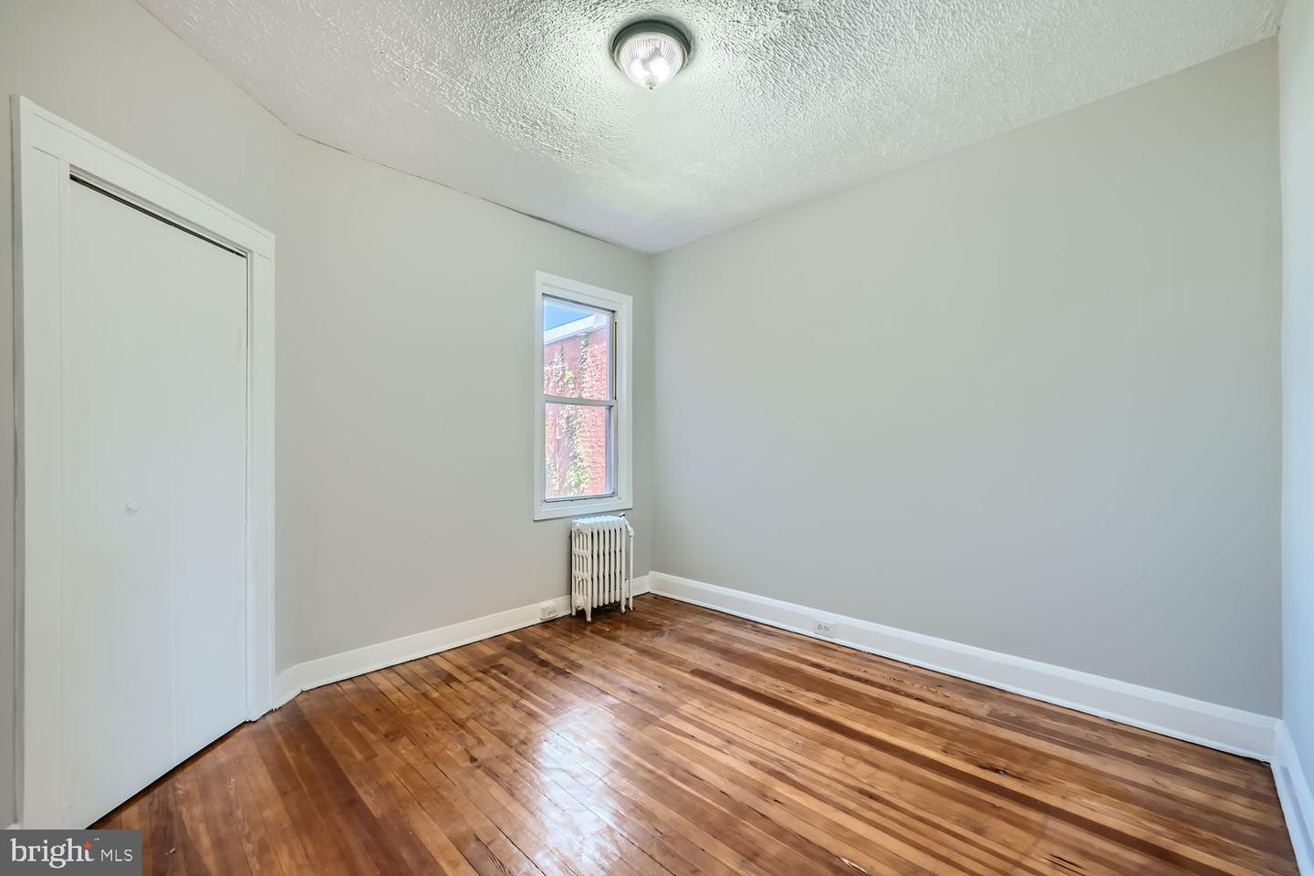 Photo 20 of 27 of 2846 Mayfield Ave townhome
