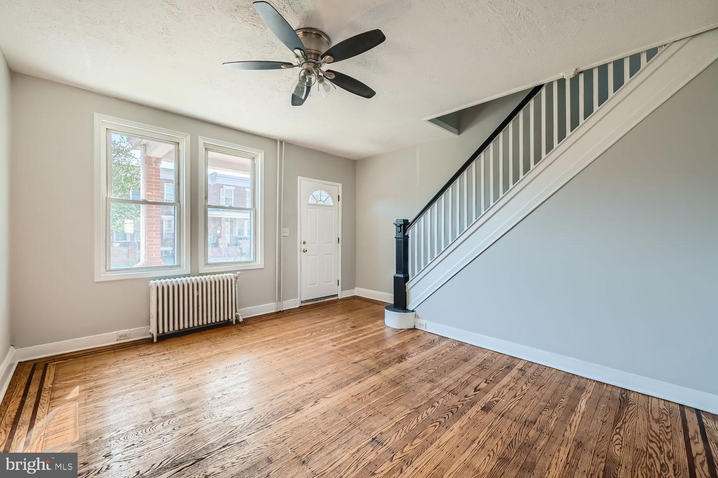 Photo 6 of 27 of 2846 Mayfield Ave townhome