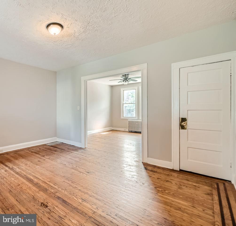 Photo 8 of 27 of 2846 Mayfield Ave townhome