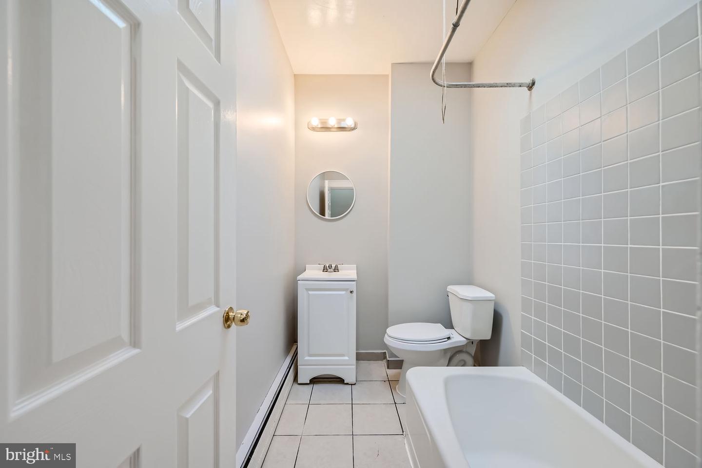 Photo 16 of 27 of 2846 Mayfield Ave townhome