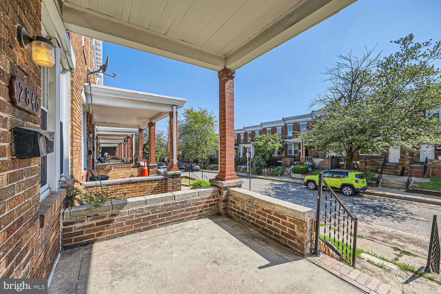 Photo 3 of 27 of 2846 Mayfield Ave townhome