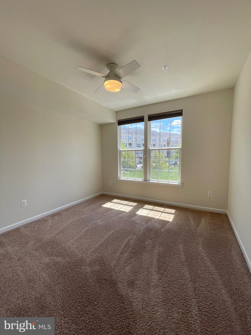 Photo 12 of 17 of 13731 Endeavour Dr #3e townhome