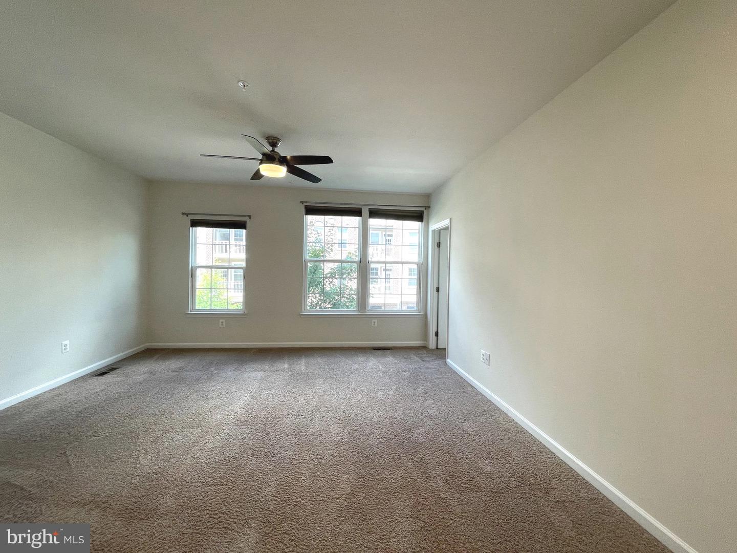 Photo 8 of 17 of 13731 Endeavour Dr #3e townhome