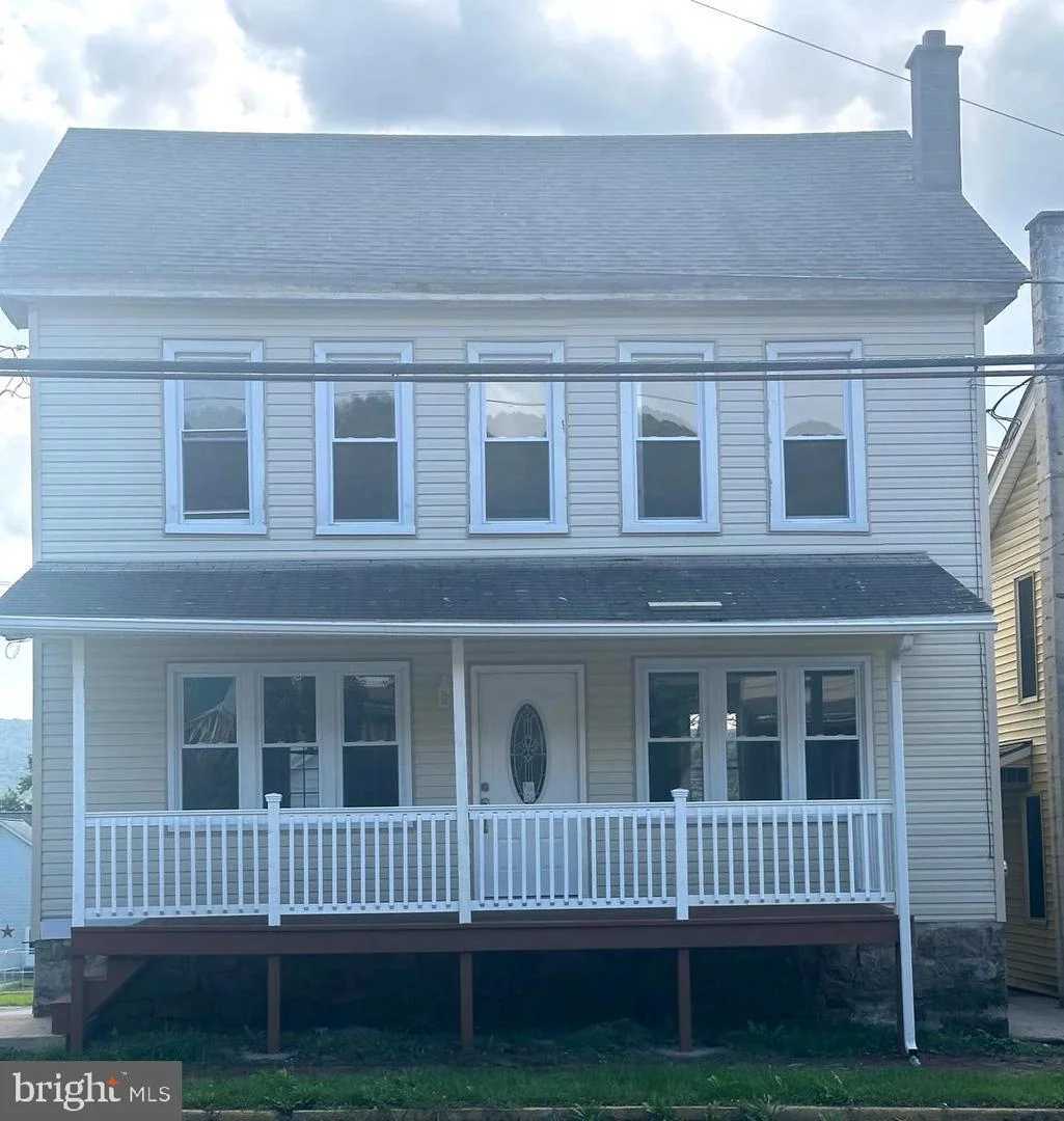 742 E Grand Avenue, Tower City, PA, 17980