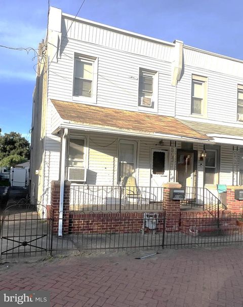 Duplex in Chester PA 218 Thurlow STREET.jpg