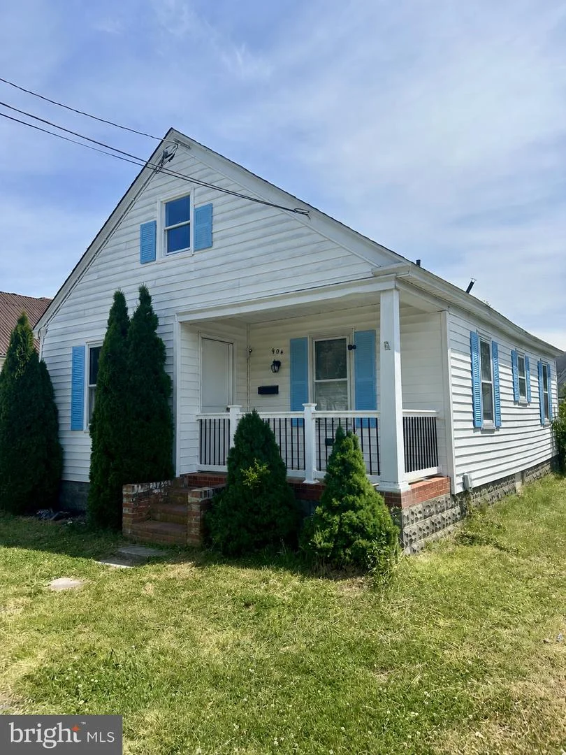 904 Central Ave