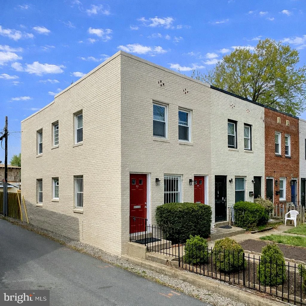 433-435 17th Street SE