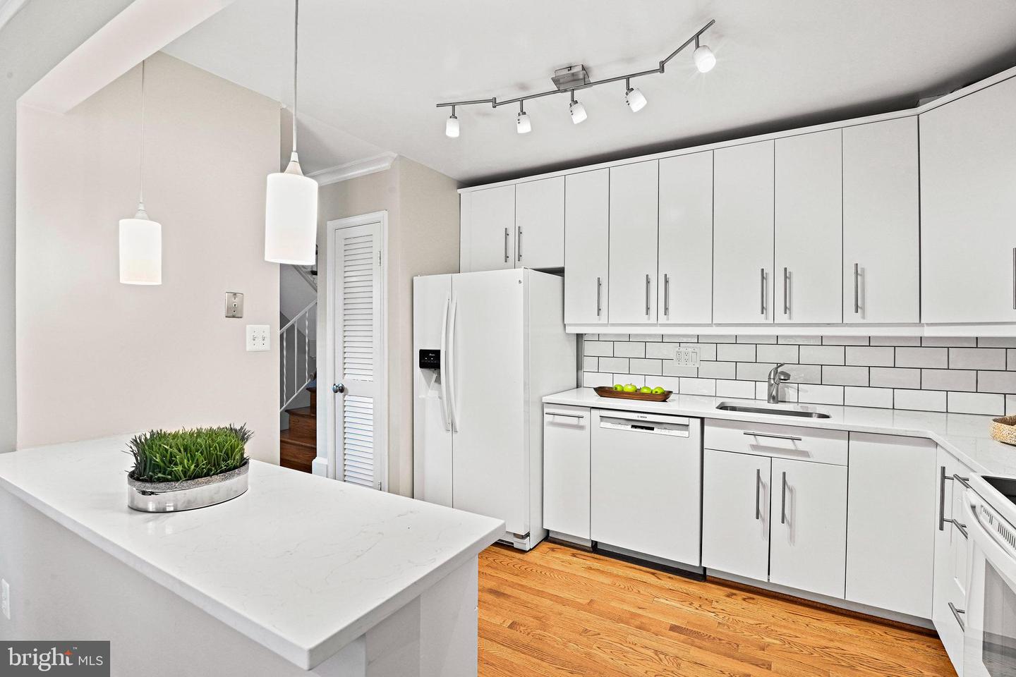 Photo 12 of 37 of 1116 Wimbledon Dr townhome