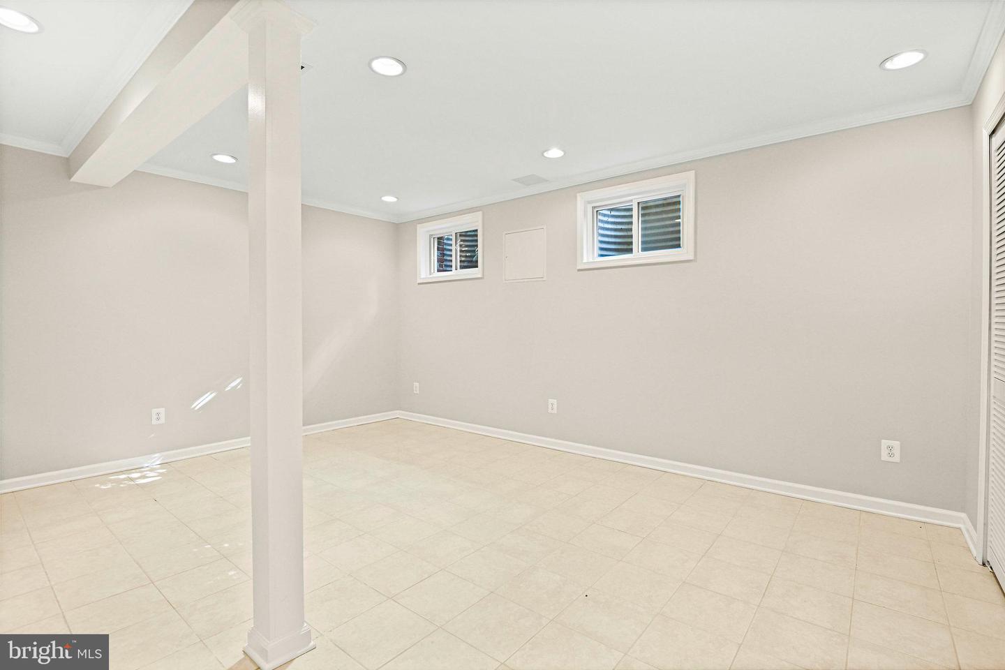 Photo 34 of 37 of 1116 Wimbledon Dr townhome