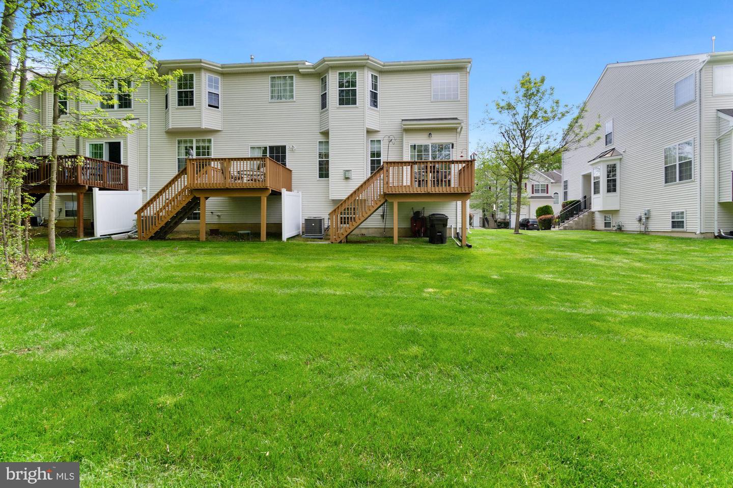 Photo 25 of 29 of 127 Castleton Rd townhome