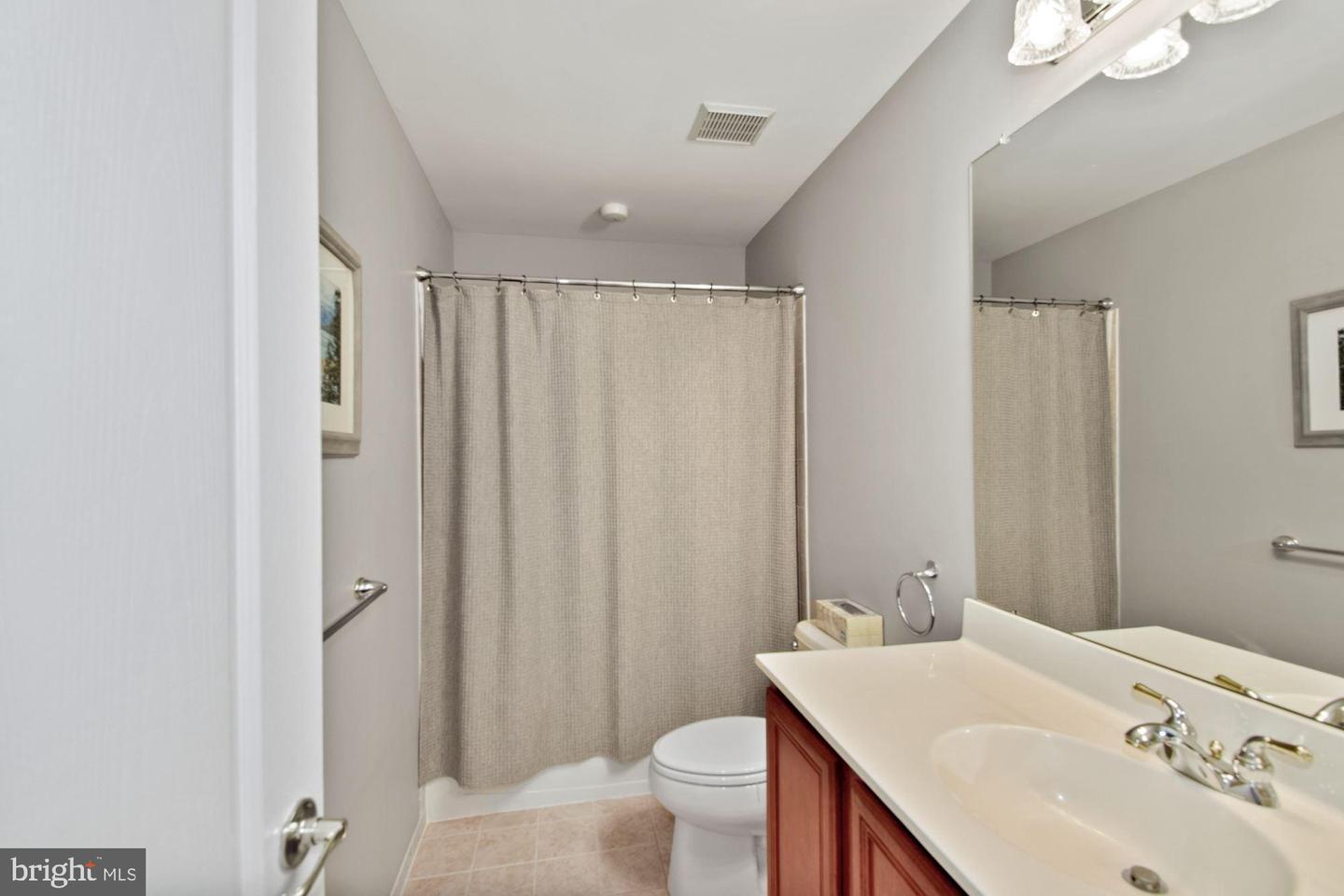 Photo 16 of 29 of 127 Castleton Rd townhome