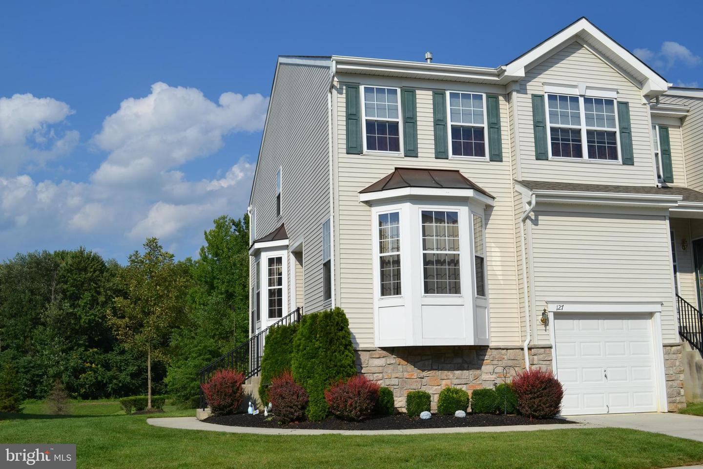 Photo 27 of 29 of 127 Castleton Rd townhome