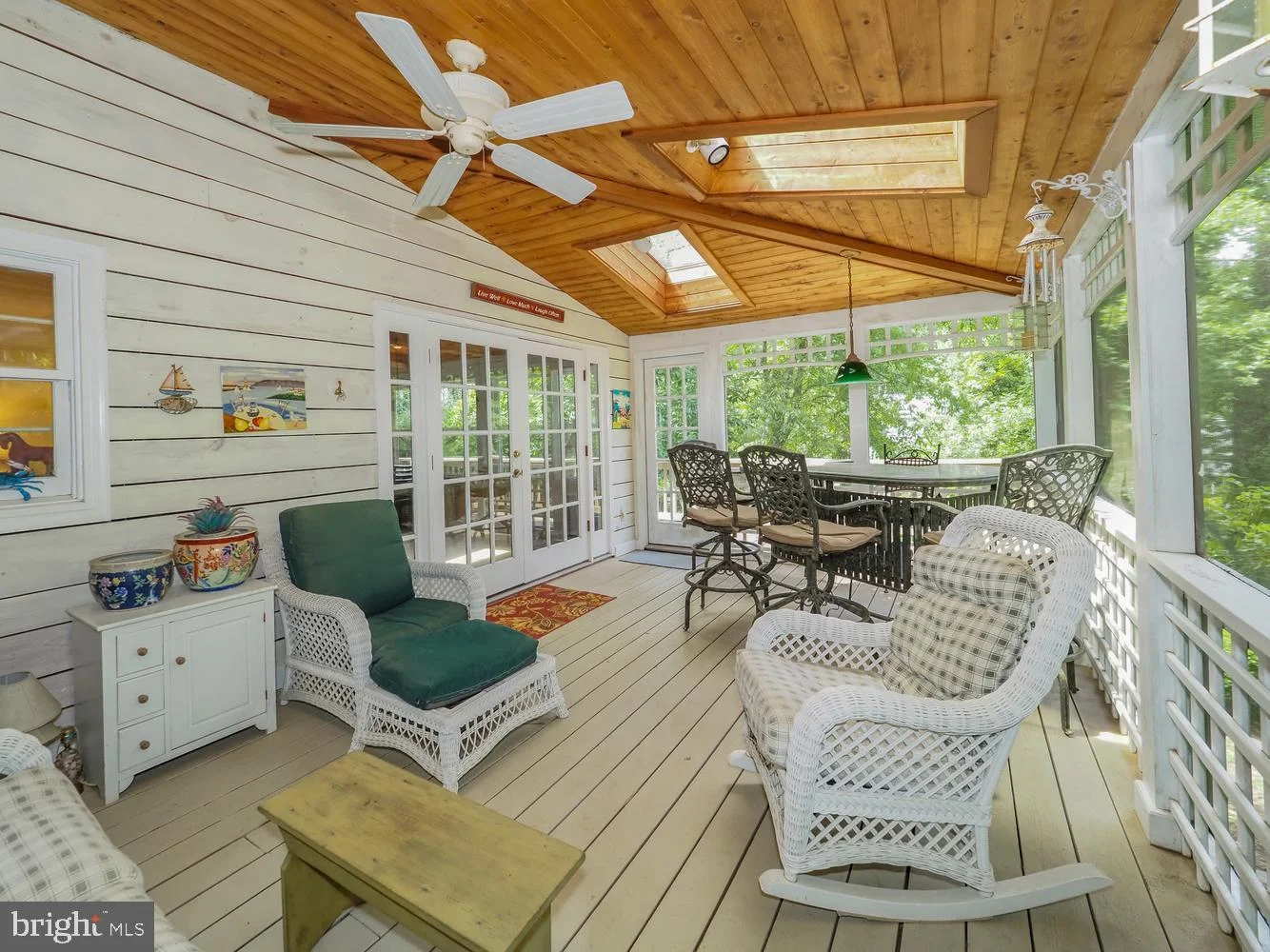 2644 Queen Anne Circle
