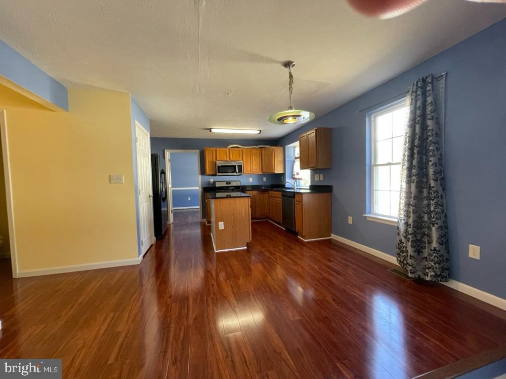 Photo 7 of 27 of 20889 Ark Ct house