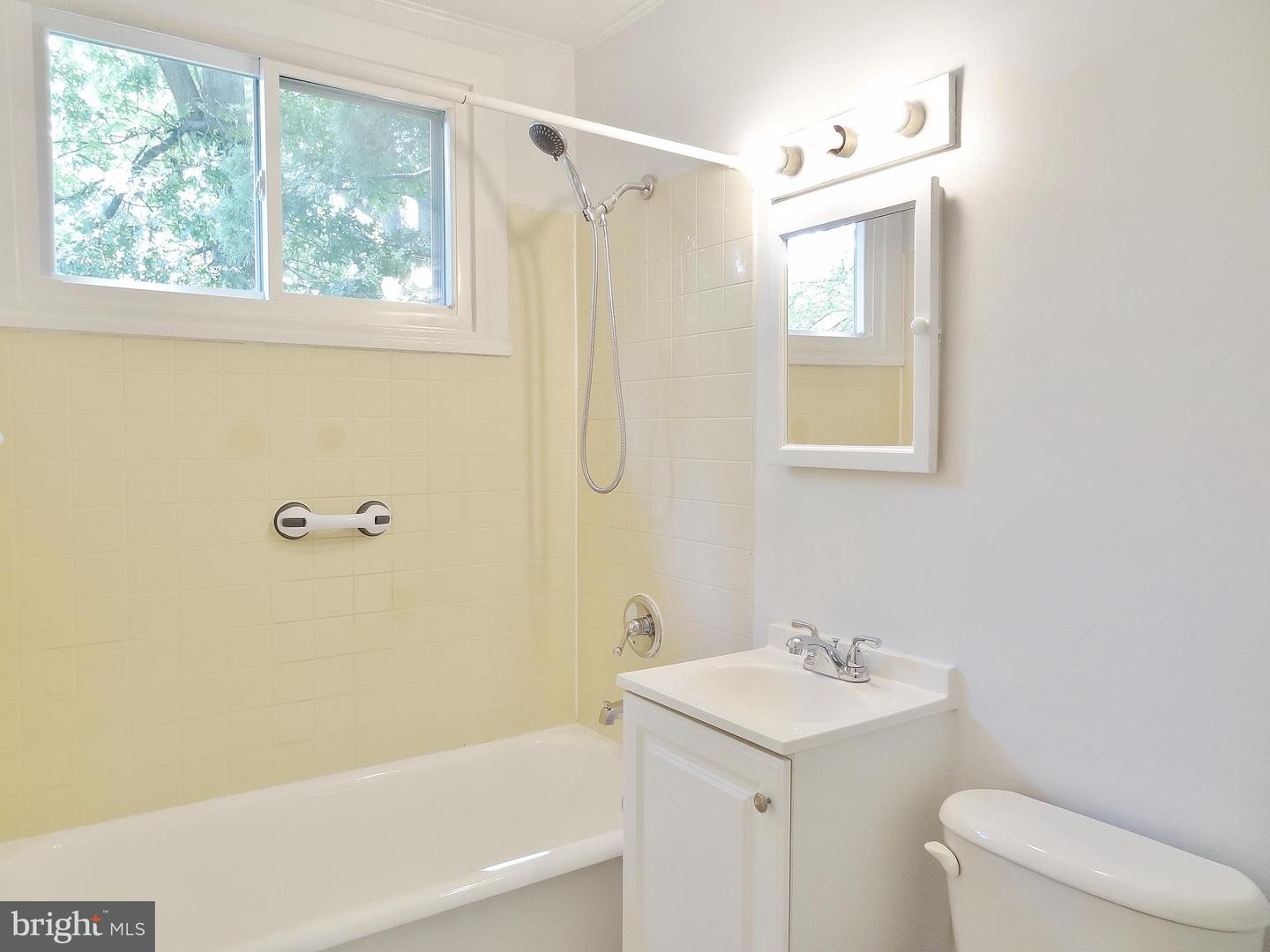 Photo 8 of 10 of 8-J Laurel Hill Rd #J townhome