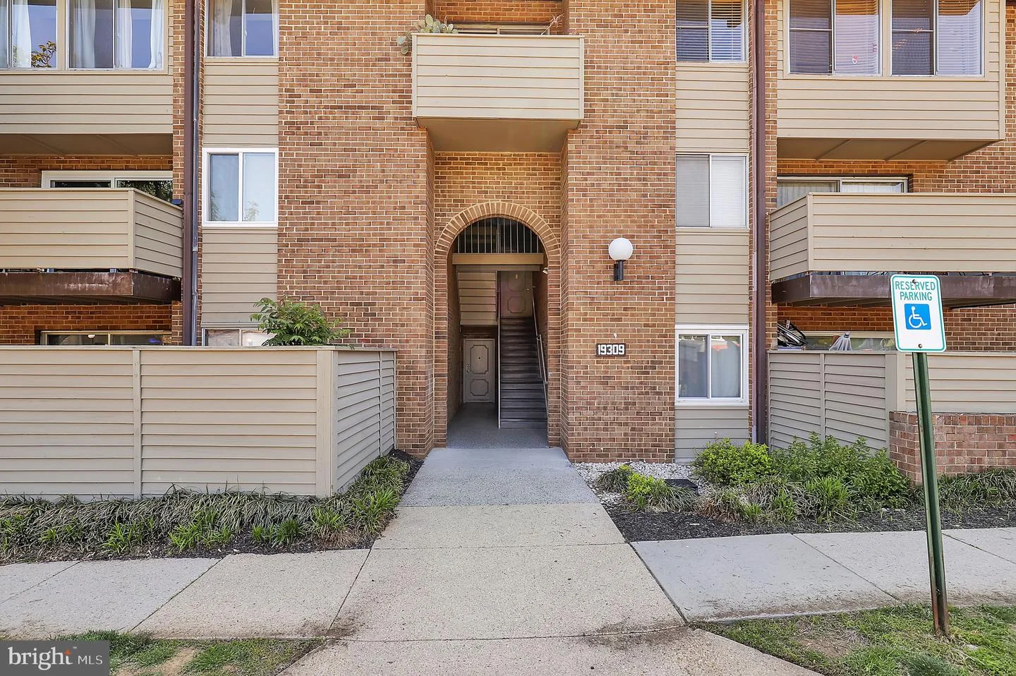 19309 Club House Road Unit 19309