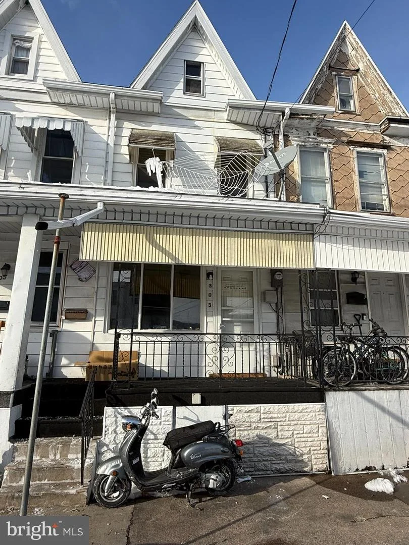 303 W 2nd Street, Mt Carmel, PA, 17851