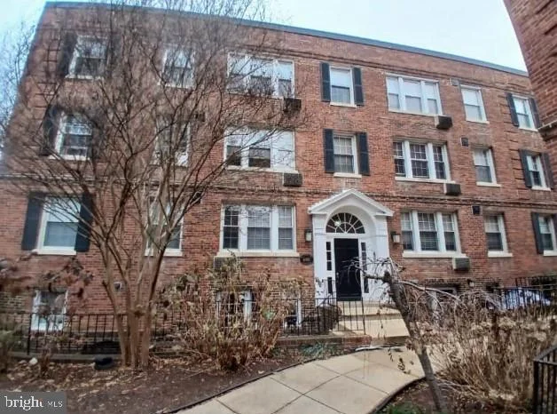 4491 Macarthur Boulevard NW Unit 201