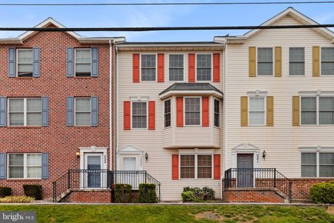 Townhouse in Cumberland MD 203 Decatur STREET.jpg