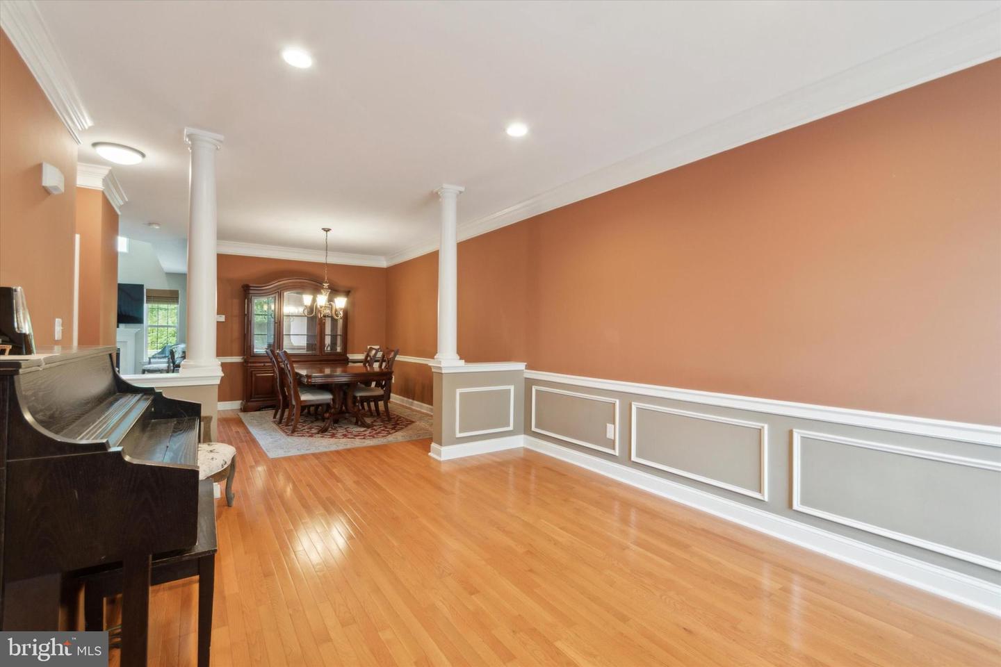 Photo 3 of 25 of 154 Portsmouth Cir townhome