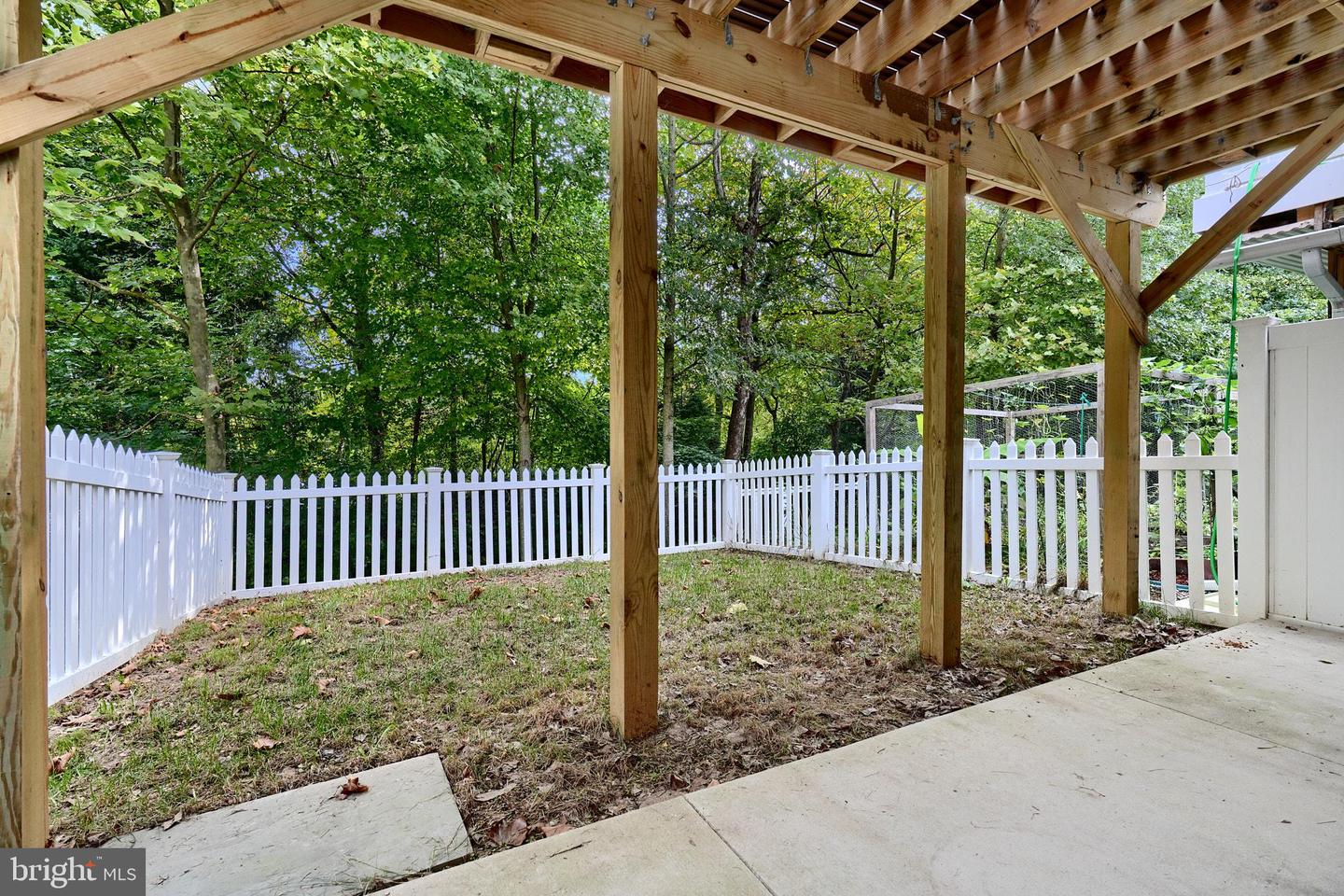 Photo 6 of 40 of 9631 Hammonds Overlook Ct townhome